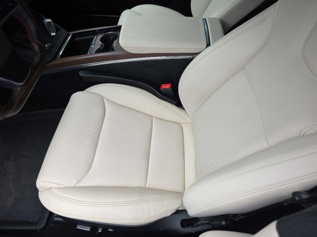 2022 Tesla Model S Image 11