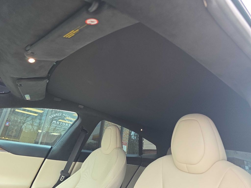 2022 Tesla Model S Image 12