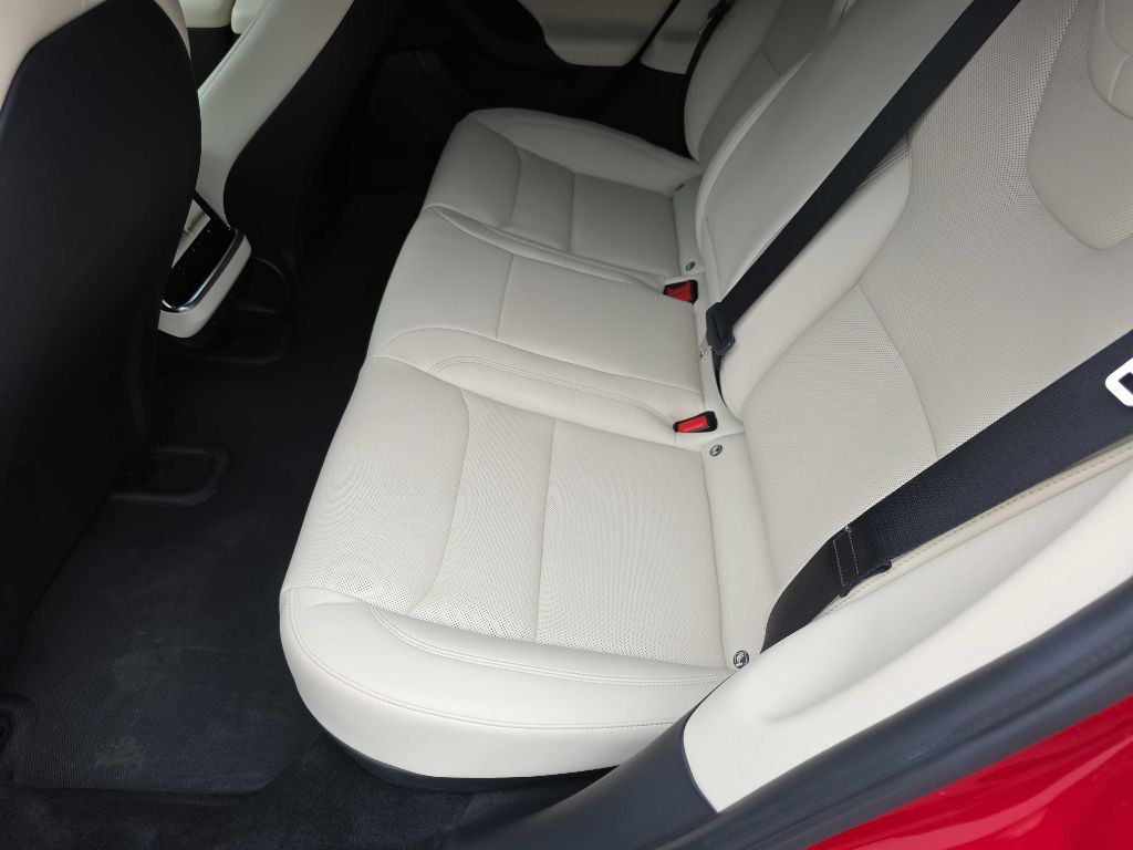 2022 Tesla Model S Image 16