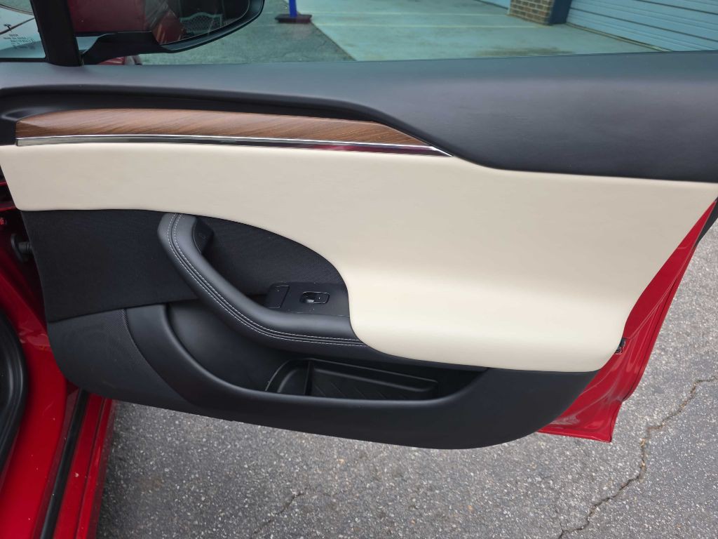 2022 Tesla Model S Image 23