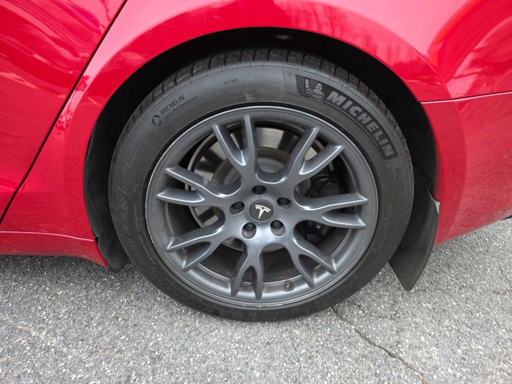 2022 Tesla Model S Image 24