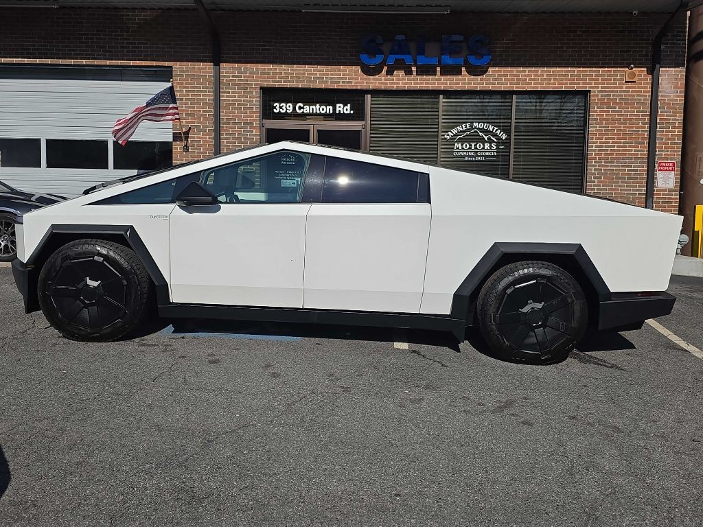 2024 Tesla Cybertruck Image 2