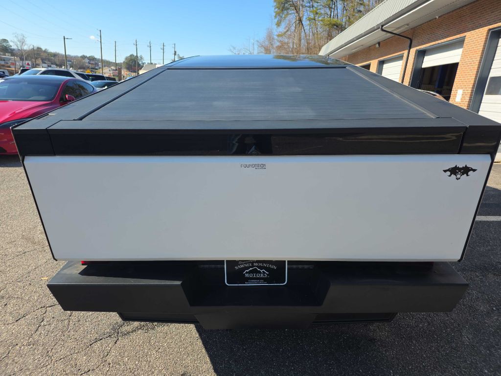 2024 Tesla Cybertruck Image 4