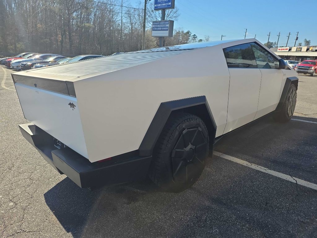 2024 Tesla Cybertruck Image 5