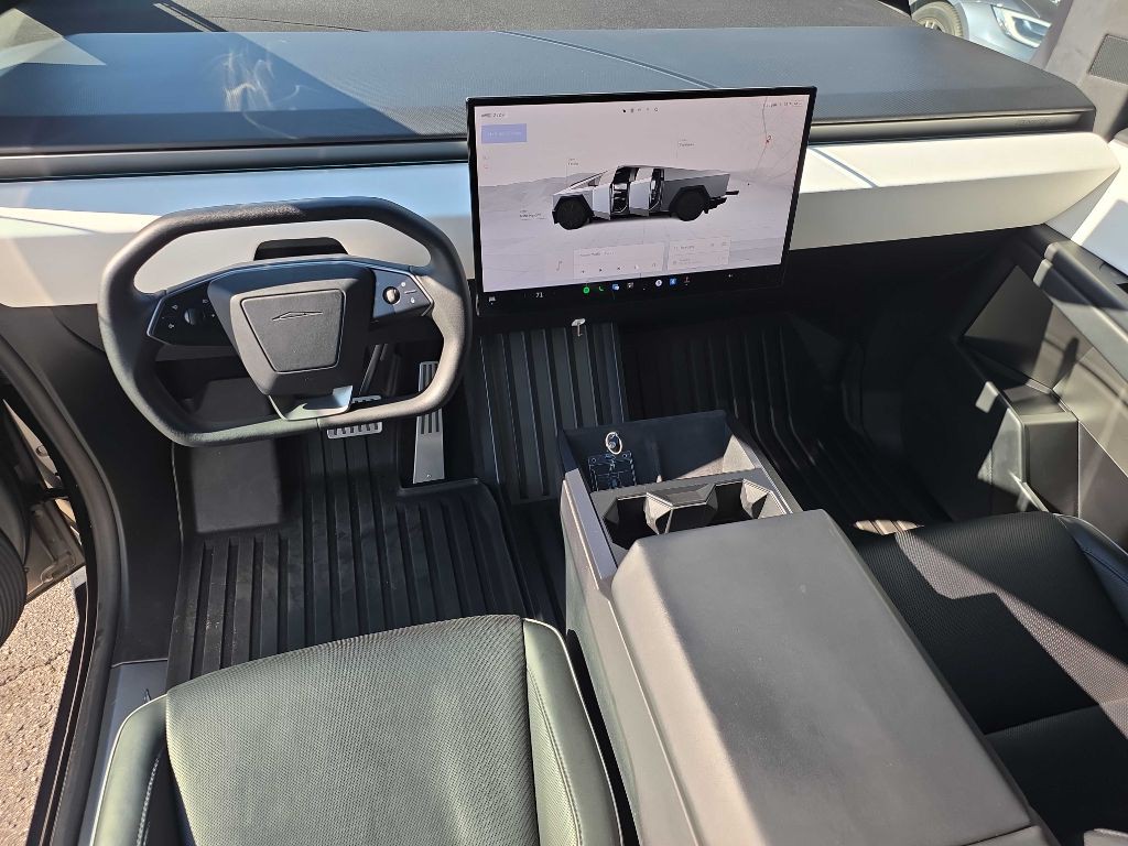 2024 Tesla Cybertruck Image 12