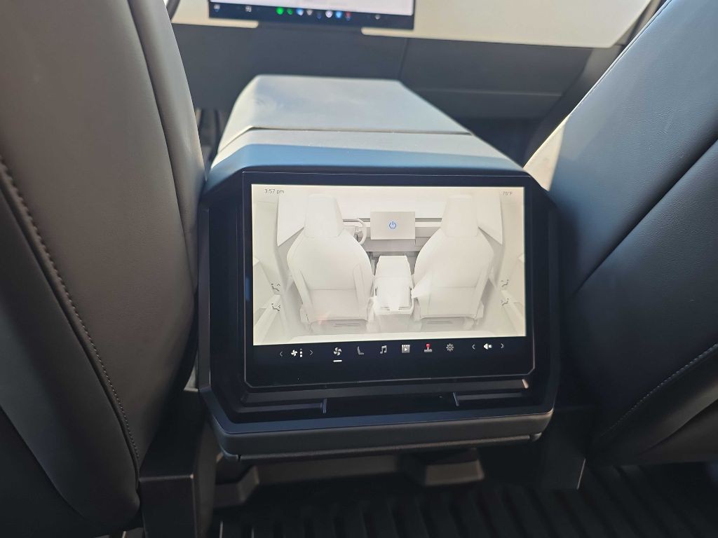 2024 Tesla Cybertruck Image 17