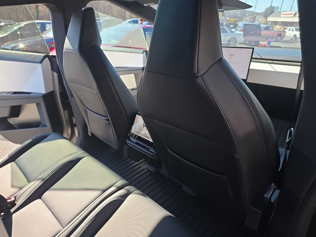 2024 Tesla Cybertruck Image 20