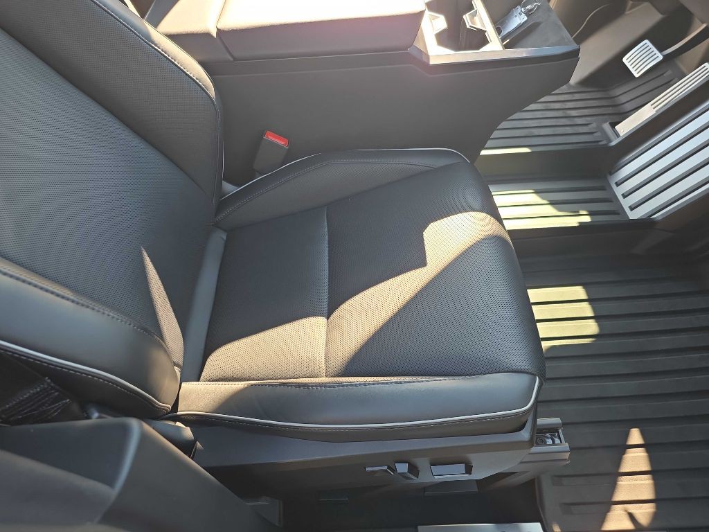 2024 Tesla Cybertruck Image 22