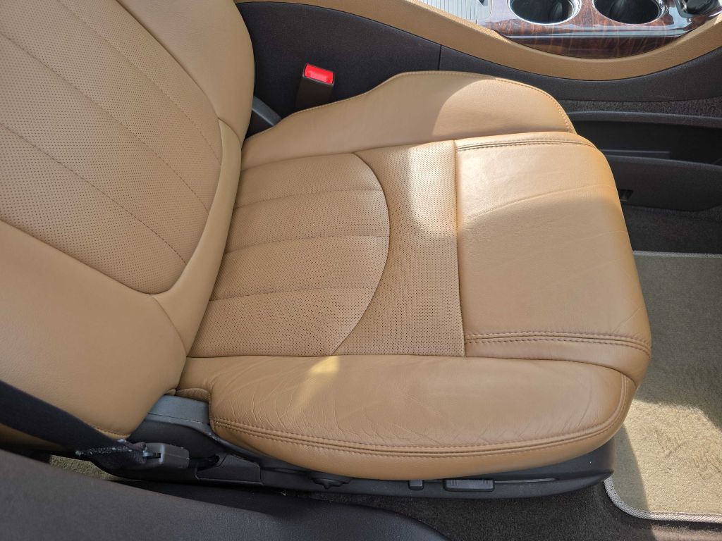 2016 Buick Enclave Image 28