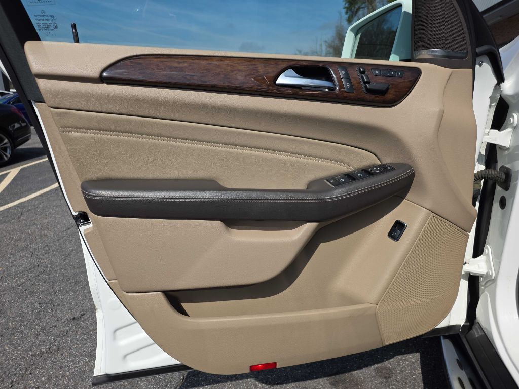 2014 Mercedes-Benz M-Class Image 11