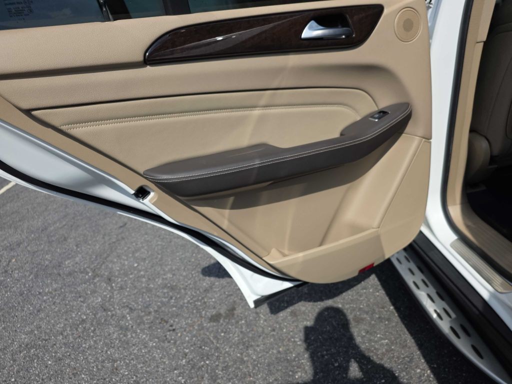 2014 Mercedes-Benz M-Class Image 20