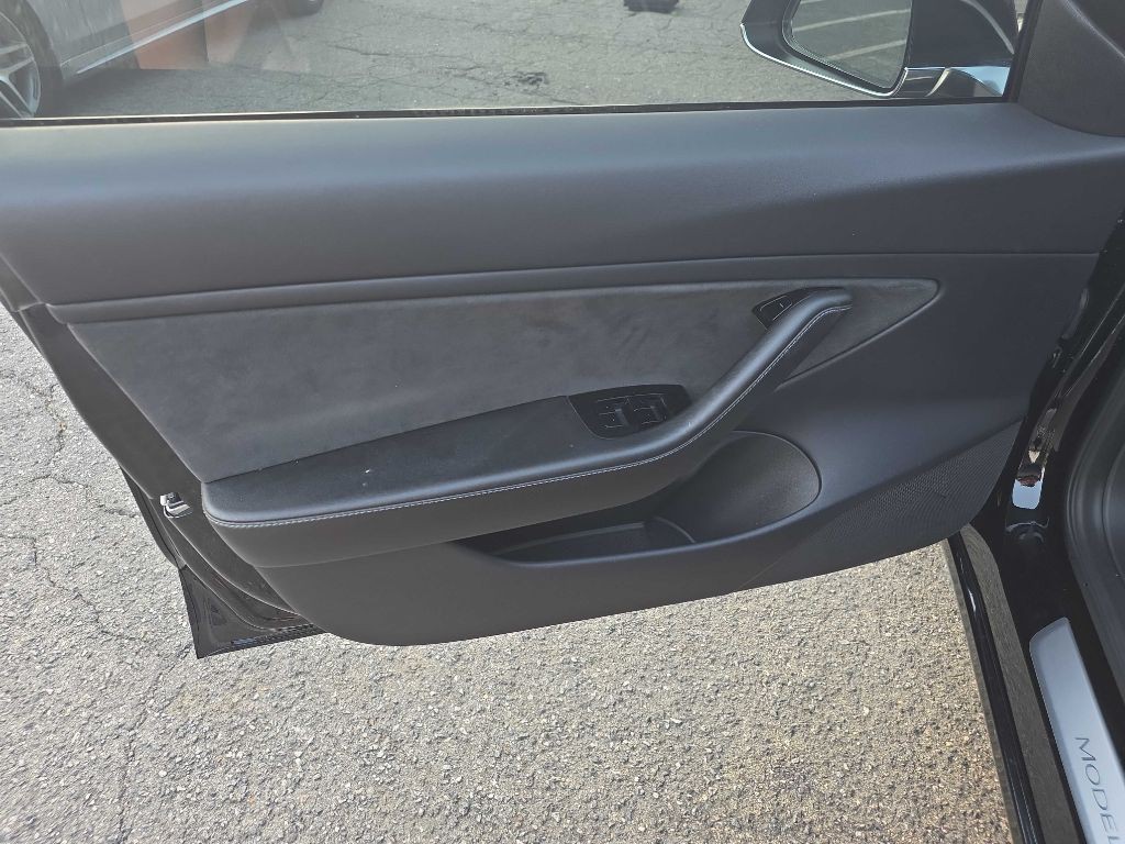 2019 Tesla Model 3 Image 11