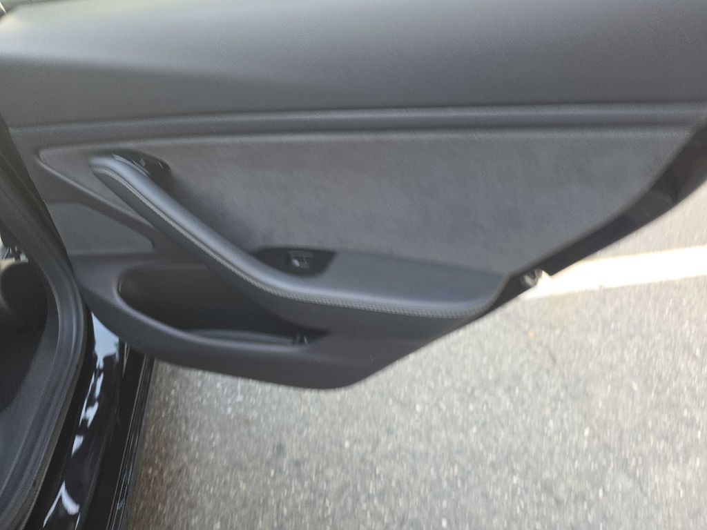 2019 Tesla Model 3 Image 17