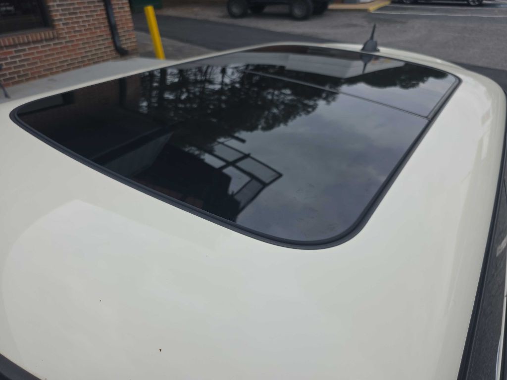 2010 MINI Cooper Image 9