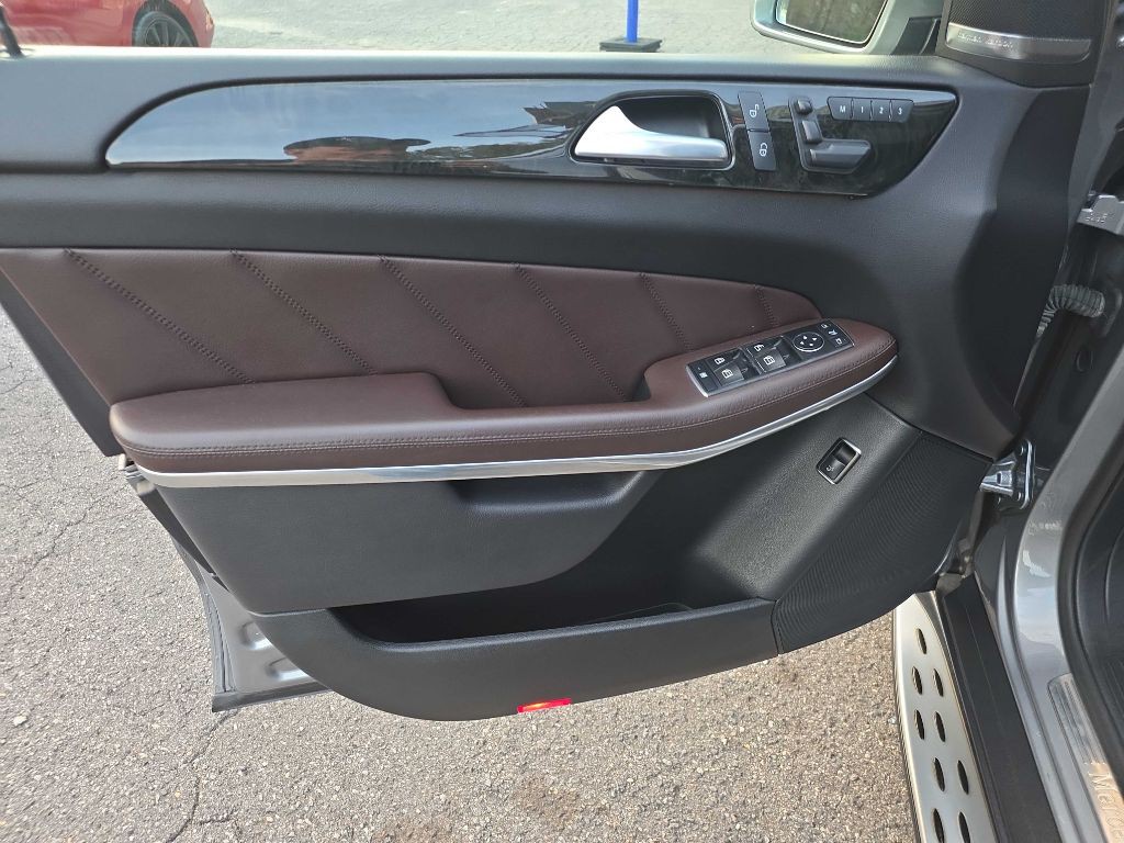 2015 Mercedes-Benz GL-Class Image 11