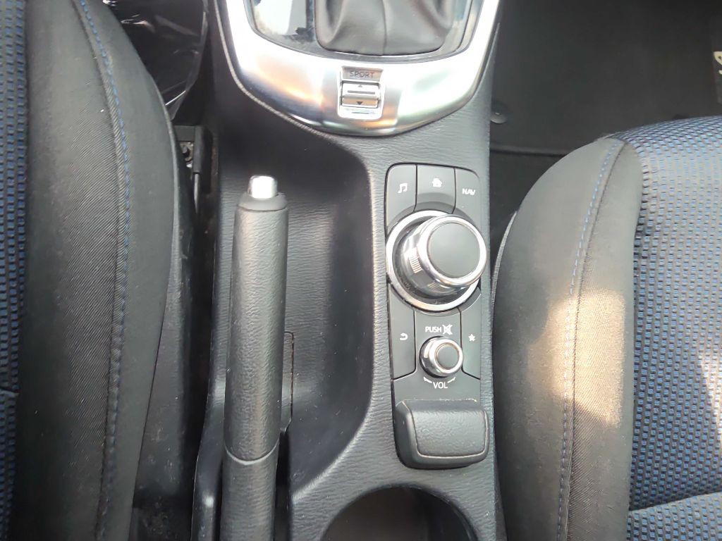 2018 Toyota Yaris Image 13