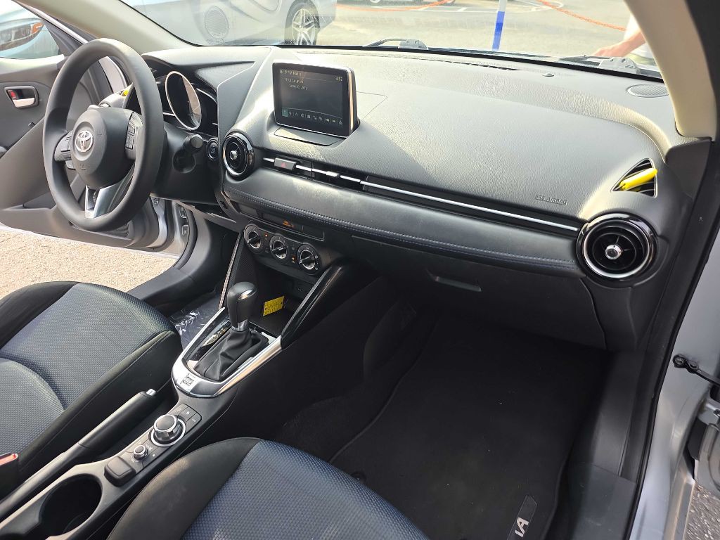 2018 Toyota Yaris Image 19