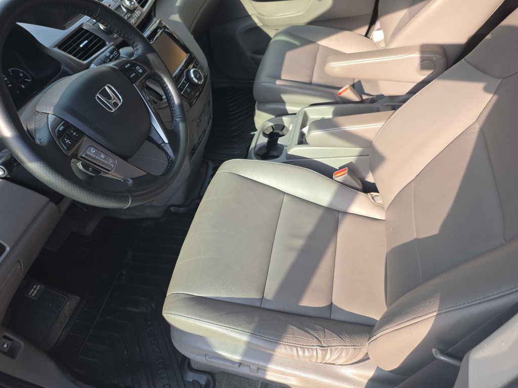2015 Honda Odyssey Image 11