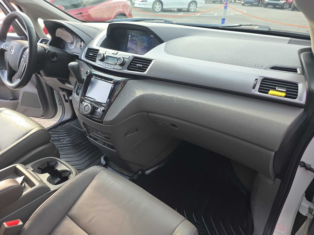 2015 Honda Odyssey Image 26