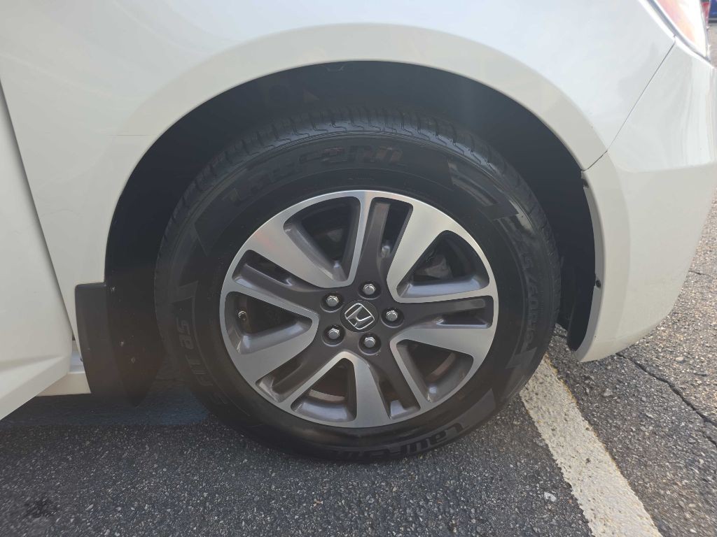 2015 Honda Odyssey Image 30