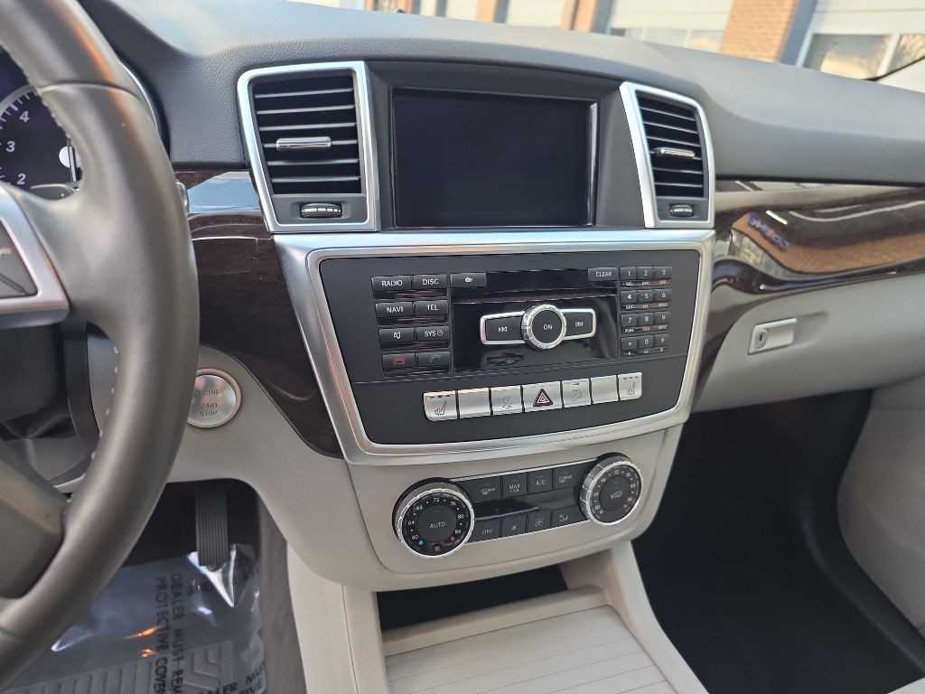 2013 Mercedes-Benz M-Class Image 12