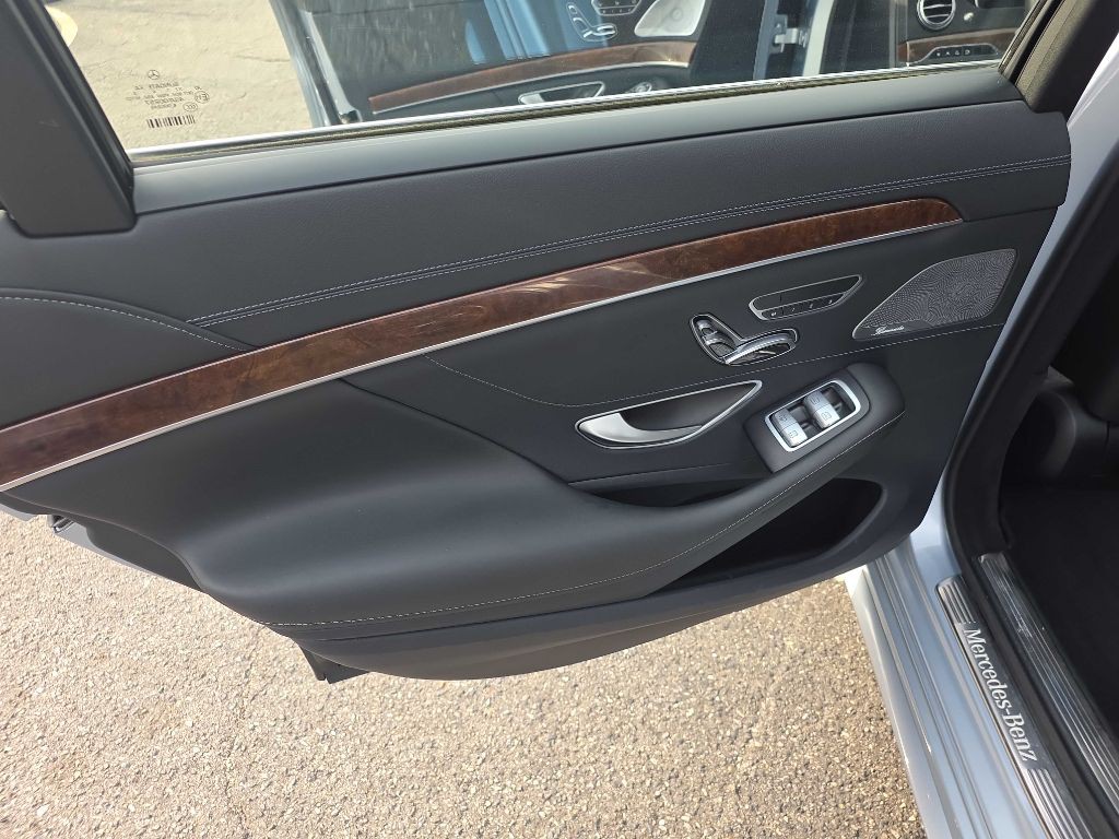 2016 Mercedes-Benz S-Class Image 21