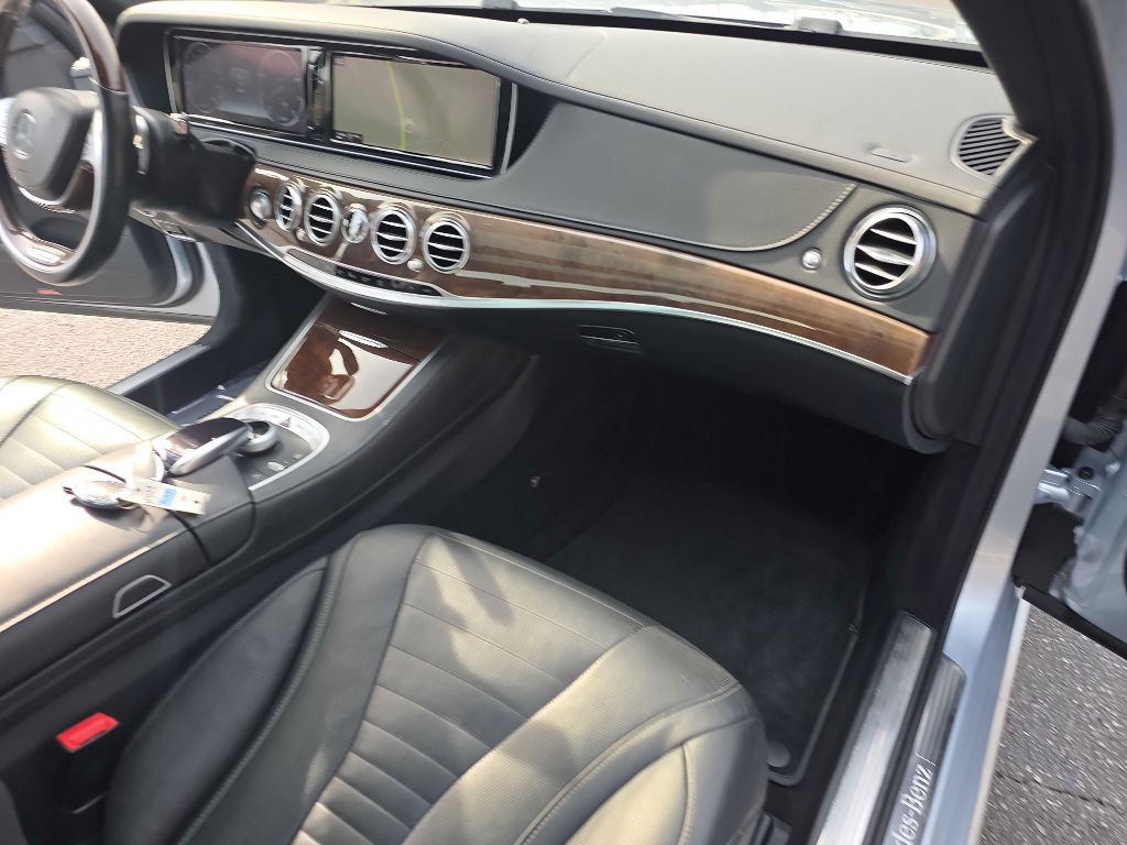 2016 Mercedes-Benz S-Class Image 30