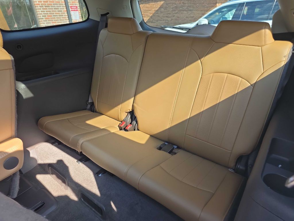 2017 Buick Enclave Image 21