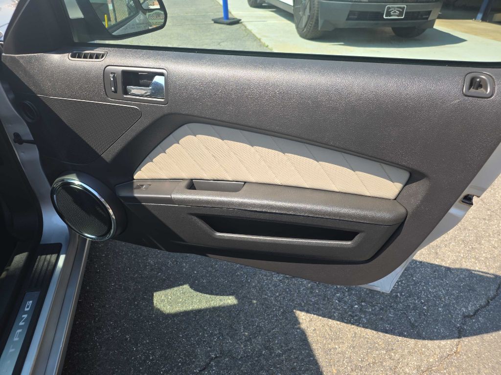 2014 Ford Mustang Image 23