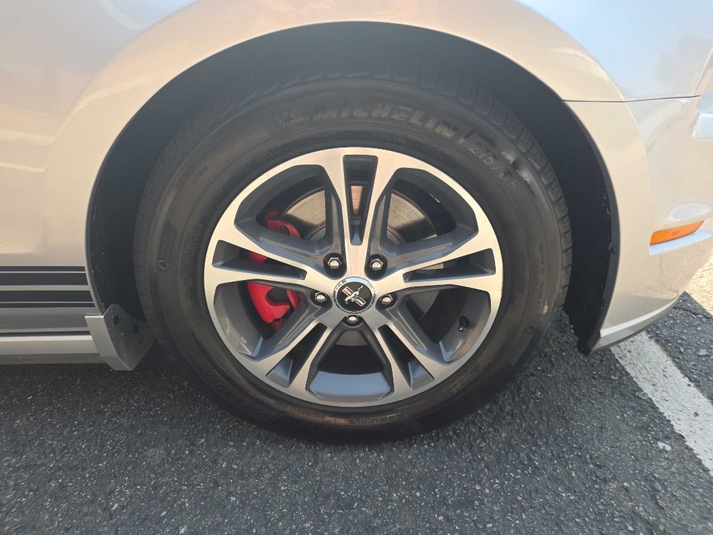 2014 Ford Mustang Image 24