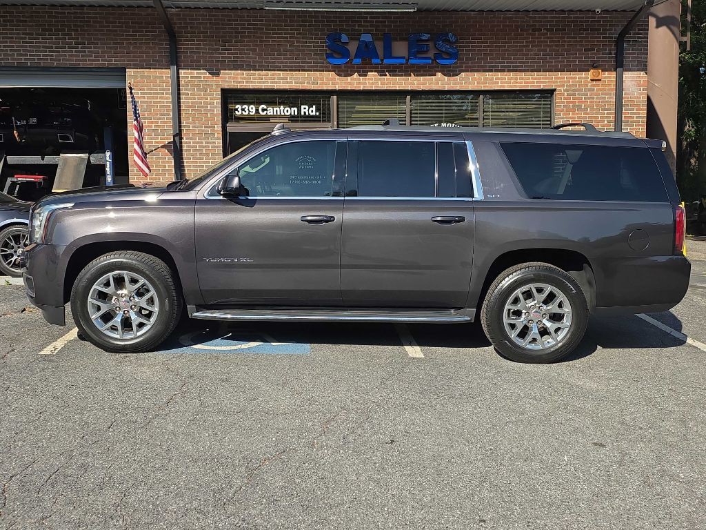 2016 GMC Yukon Image 2
