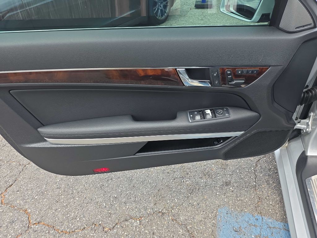 2013 Mercedes-Benz E-Class Image 12