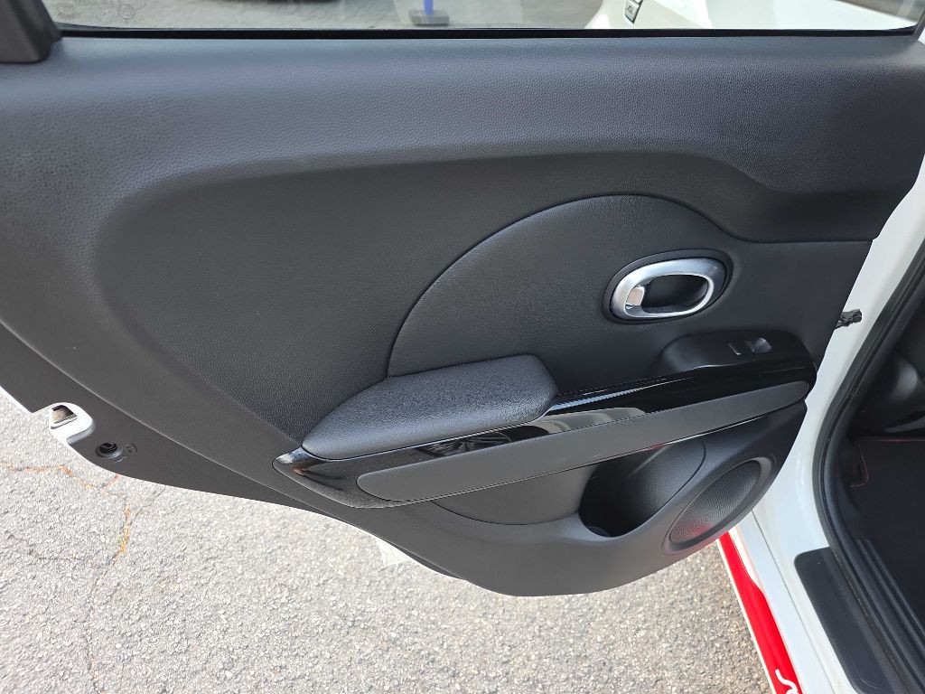 2014 Kia Soul Image 17