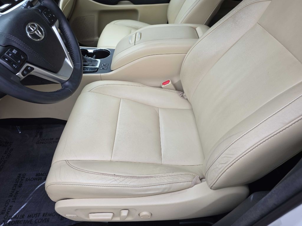 2015 Toyota Highlander Image 10