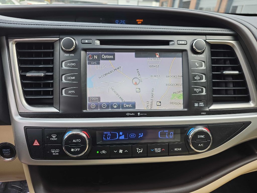 2015 Toyota Highlander Image 14