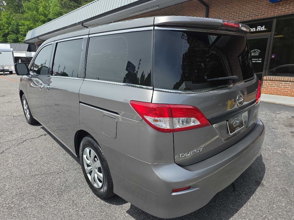 2013 Nissan Quest Image 3
