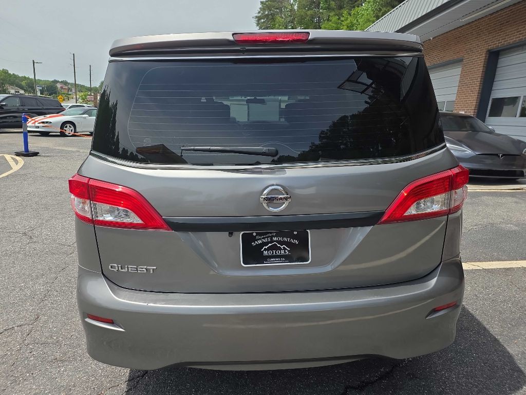 2013 Nissan Quest Image 4