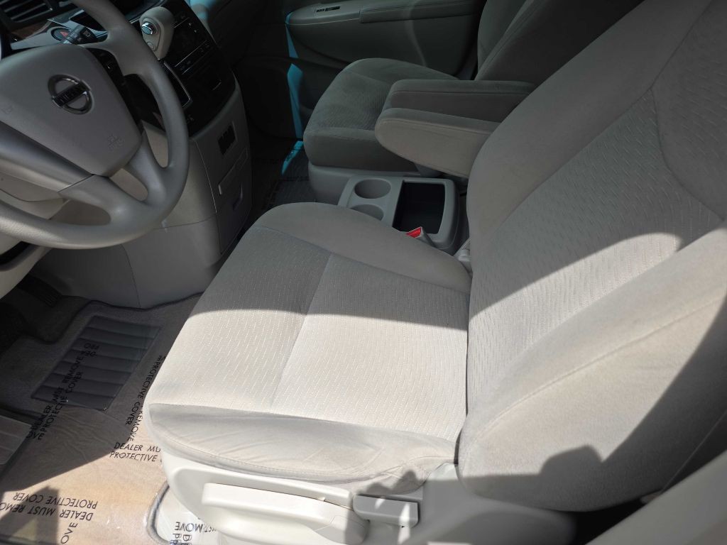 2013 Nissan Quest Image 10