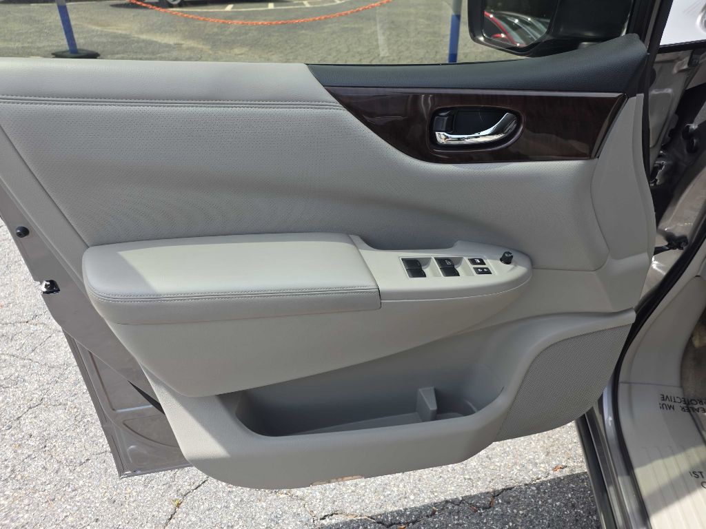 2013 Nissan Quest Image 11