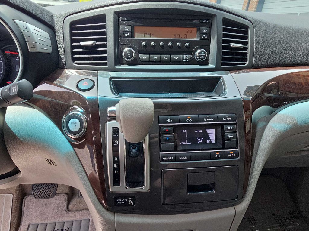 2013 Nissan Quest Image 13
