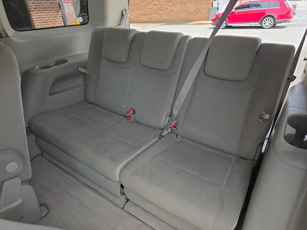 2013 Nissan Quest Image 18