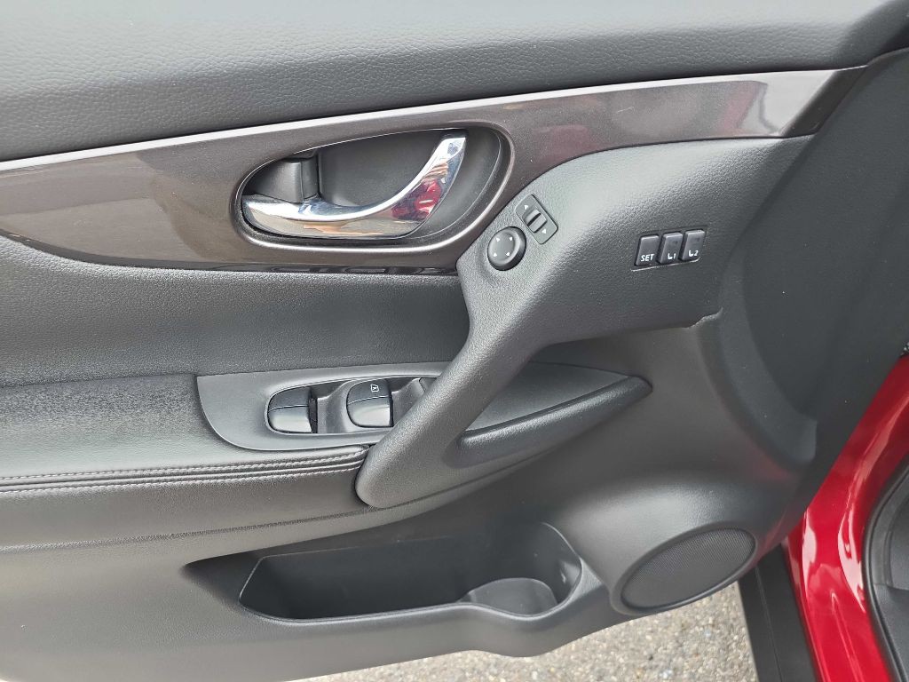 2019 Nissan Rogue Image 11