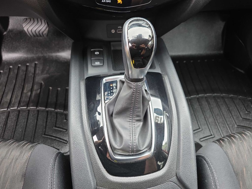 2019 Nissan Rogue Image 14