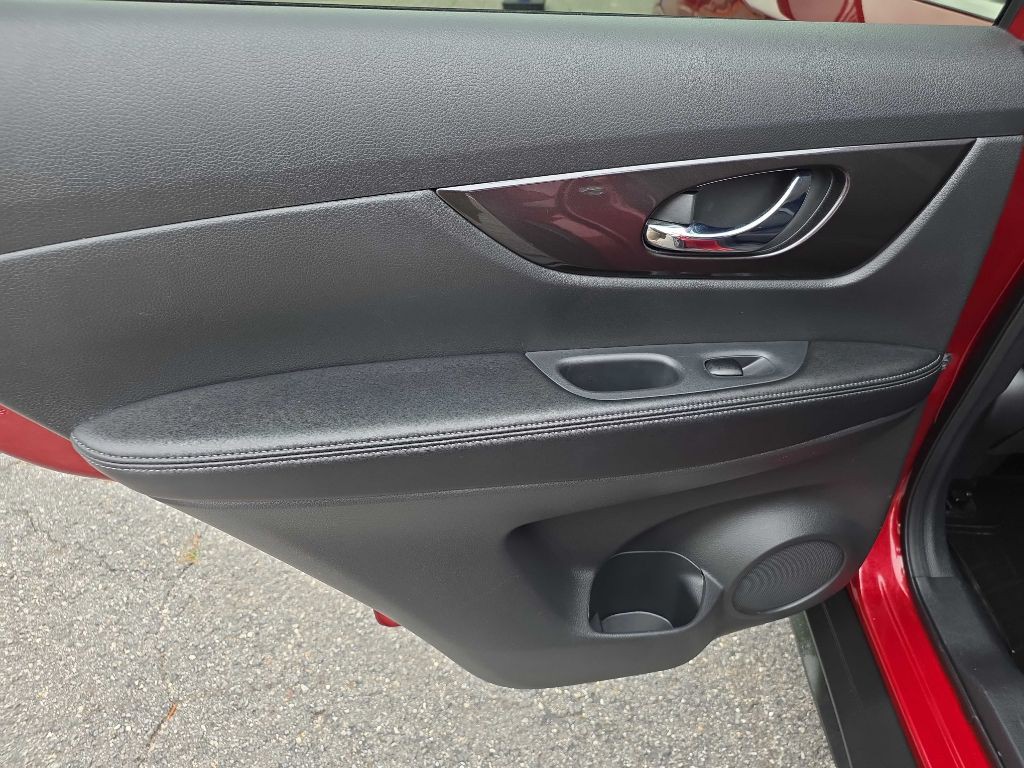 2019 Nissan Rogue Image 19