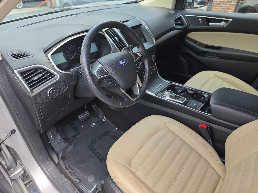 2019 Ford Edge Image 10