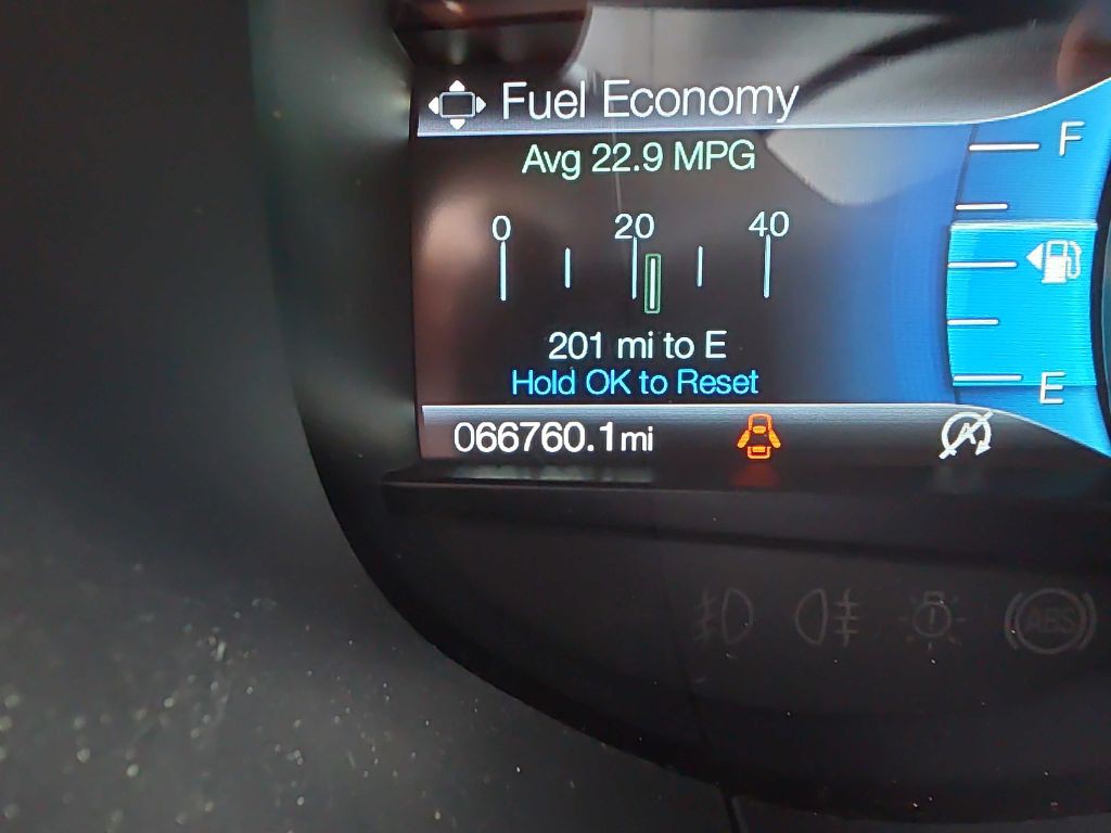 2019 Ford Edge Image 13