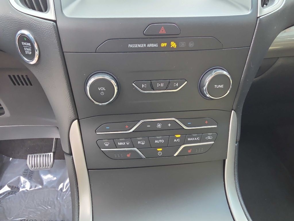 2019 Ford Edge Image 14