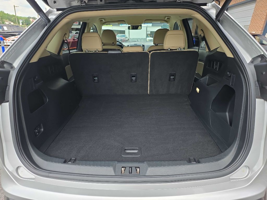 2019 Ford Edge Image 19