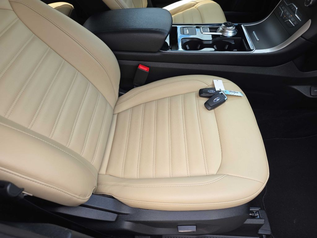 2019 Ford Edge Image 22