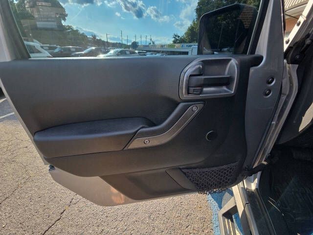 2017 Jeep Wrangler Unlimited Image 14